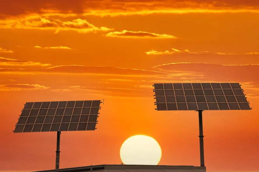 Benefícios da energia solar para a independência energética